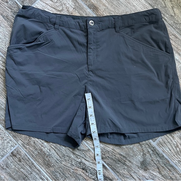 Patagonia Quandary Hiking Shorts, Gray, Women’s Size 16 - Picture 4 of 11